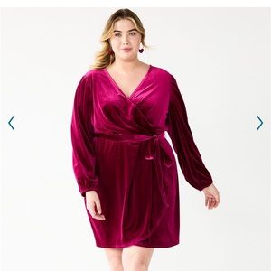 NWT Plus Size Nine West Long Sleeve
Velvet Wrap Dress